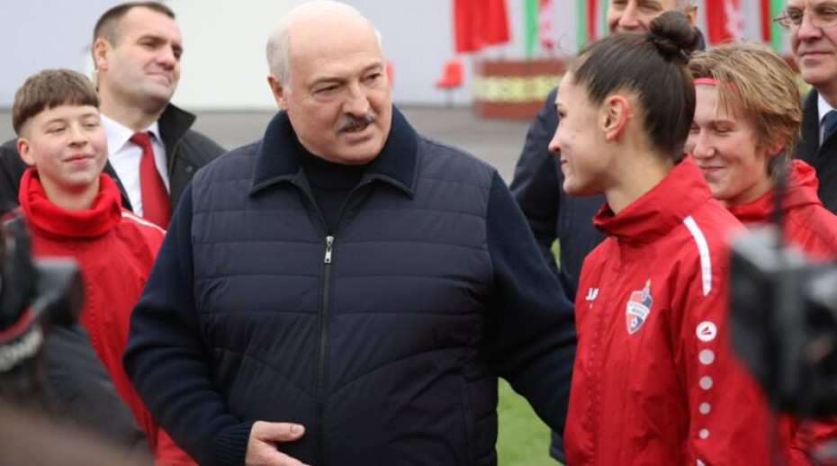 Гонки спортивные и президентские. Подробности визита Александра Лукашенко на стадион «Трактор»